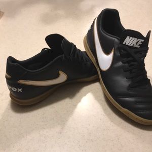 Nike indoor Tiempox soccer sneakers